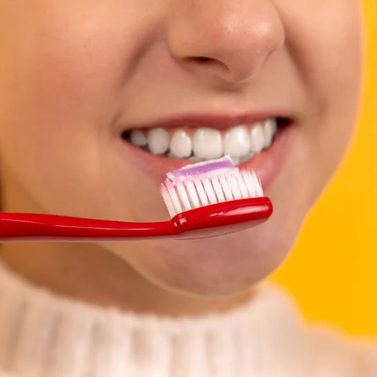 Les dangers des dentifrices conventionnels pour la santé et la planète